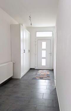 Flur EG - 5 Zimmer Reihenmittelhaus in Aken