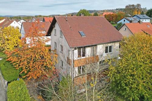 Luftbild - 7 Zimmer Einfamilienhaus in Stockheim