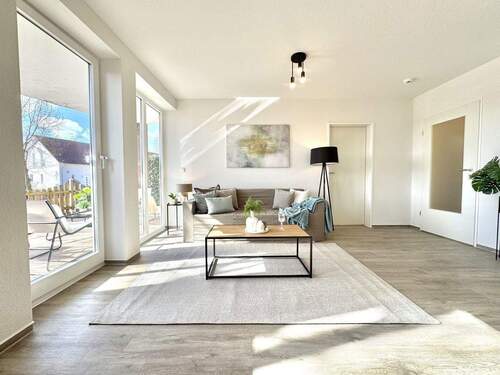 Bild 1 - Sofort einziehen oder vermieten: Moderne 2-Zimmer-Erdgeschosswohnung in Friedrichsthal mit Terrasse.