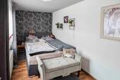 Schlafzimmer (EG) - 