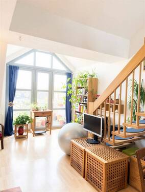 Blick zum Balkon - 3 Zimmer Etagenwohnung in Kassel