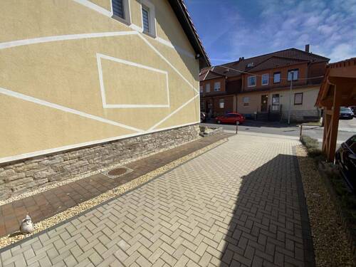 Grundstückszufahrt - Doppelhaushälfte mit 100,00 m&sup2; in Sondershausen zum Kaufen