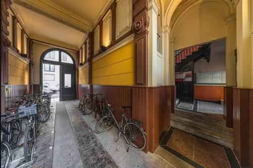 Historischer Eingangsbereich - 3 Zimmer Etagenwohnung in Leipzig