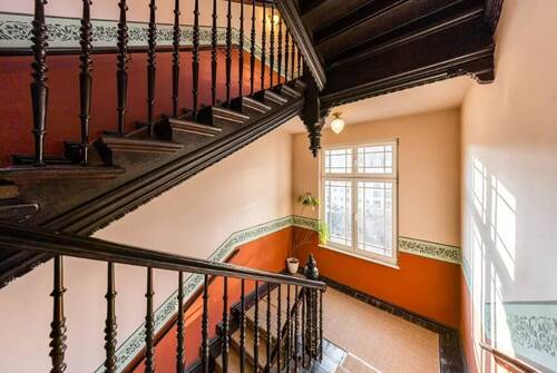 Historischer Eingangsbereich - Etagenwohnung mit 62,00 m&sup2; in Leipzig zum Kaufen