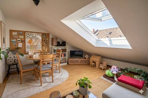 Wohnzimmer Bild 2 - 3 Zimmer Etagenwohnung zur Miete in Frankfurt am Main