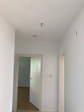 Diele - 3 Zimmer Etagenwohnung zur Miete in Saarbrücken