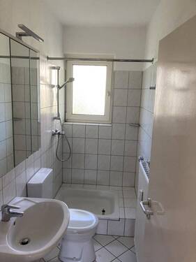 Bad - Etagenwohnung mit 66,10 m&sup2; in Saarbrücken zur Miete