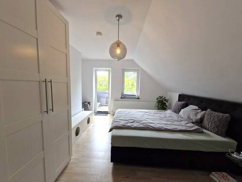 Schlafzimmer DG 