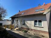 Eingangsseite - Reihenendhaus mit Doppelcarport in Barleben, OT Ebendorf ( Barrierefrei mit Lift )