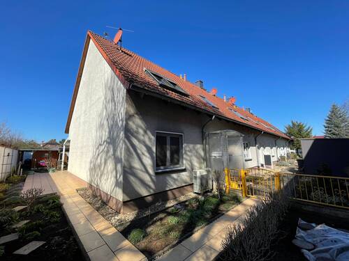 Eingangsansicht - 4 Zimmer Reihenendhaus zum Kaufen in Barleben