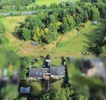 Ideal für Pferdefreunde: zwei Häuser + eigene Hauskoppel (ca. 3,7 ha) in Osterrönfeld