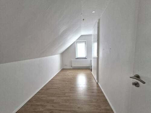 Kinderzimmer / Büro DG 