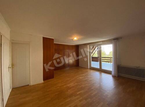 Elternschlafzimmer mit Zugang zum Bad und zur Loggia - 