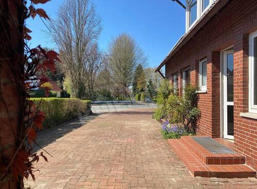  Auffahrt - 9 Zimmer Mehrfamilienhaus, Wohnhaus in Visbek