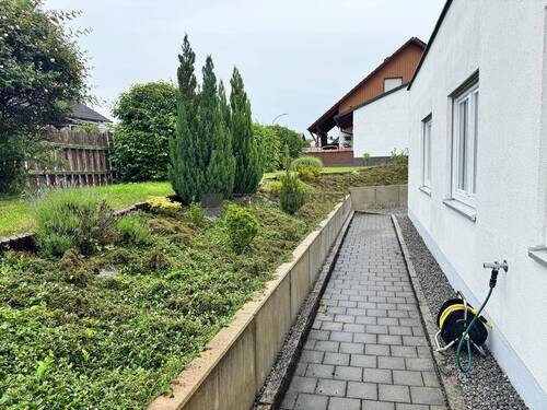 Garten KG - 1 Zimmer Einfamilienhaus zum Kaufen in Essenbach