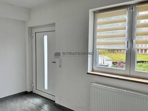 Eingangsbereich KG - Einfamilienhaus mit 379,00 m² in Essenbach zum Kaufen