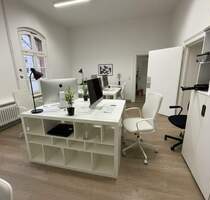 Büroetage im Hochparterre eines denkmalgeschützten Bürogebäudes mit zwei Pkw-Einstellplätzen - Braunschweig