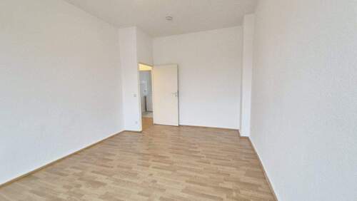 Großes Zimmer 2 - 2 Zimmer Etagenwohnung in Berlin