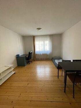 Zimmer 1 - 2 Zimmer Etagenwohnung zur Miete in Nürnberg