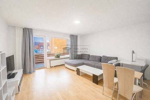 Gemütliches Wohnzimmer - 2 Zimmer Etagenwohnung zum Kaufen in Hannover