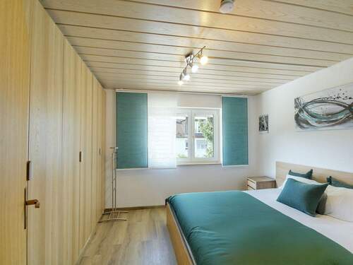 Einladendes Schlafzimmer mit viel Platz zur Erholung und für Stauraum - 4 Zimmer Reihenmittelhaus in Leonberg