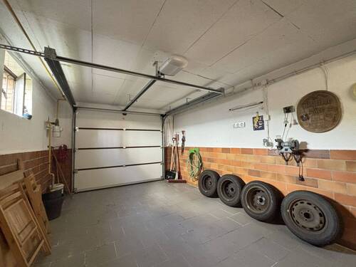 Garage - 