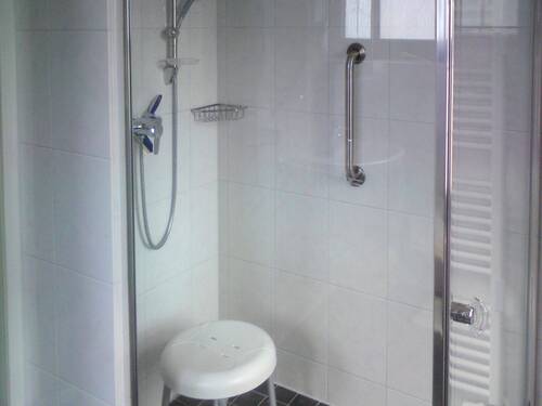 Badezimmer EG - 6 Zimmer Einfamilienhaus in Krefeld