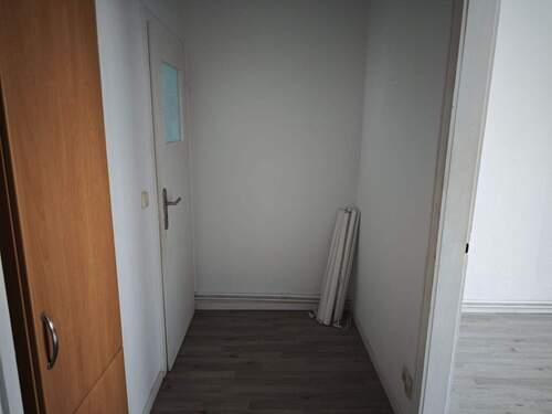 Flur - 2 Zimmer Etagenwohnung in Regis-Breitingen