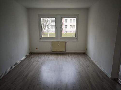 Wohnzimmer - Etagenwohnung mit 45,50 m&sup2; in Regis-Breitingen zur Miete