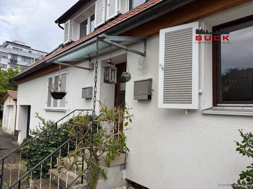 Außenansicht - 6 Zimmer Etagenwohnung zum Kaufen in Kuchen