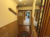 Flur EG - 6 Zimmer Etagenwohnung in Kuchen