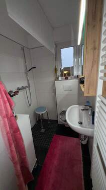 Bad mit ebenerdiger Dusche.jpg - 