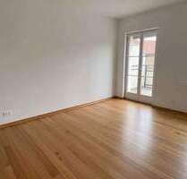 Wohnen im MalerviertelAltbauwohnung mit Balkon, EBK, Wannenbad + DG-Ausbaupotenzial - Berlin Mariendorf