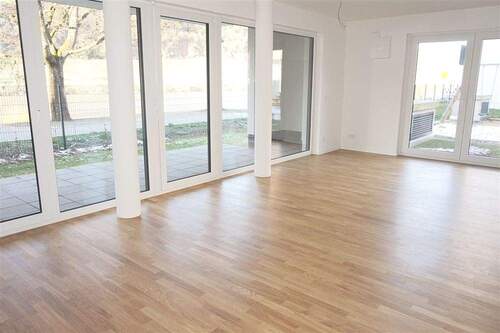 Wohnbereich - 2 Zimmer Etagenwohnung zur Miete in Trier