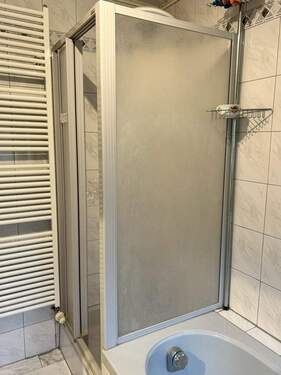 Badezimmer mit Dusche WUH 1. OG - 