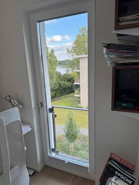 Blick aus dem Gästezimmer in die Anlage - 