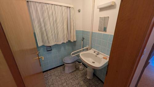 Toilette - Einfamilienhaus mit 147,00 m&sup2; in Bad König zum Kaufen