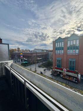 Ausblick auf Rahlstedter Innenstadt - Büro mit 60,00 m&sup2; in Hamburg zur Miete