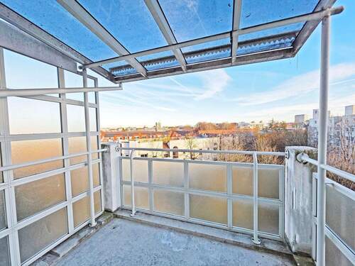 Weitblick bis zu den Alpen - ERSTBEZUG nach MODERNISIERUNG: 2 Zimmer-Dachgeschosswohnung mit Blick über München...