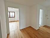 Moderner Eingangsbereich - 2 Zimmer Etagenwohnung zur Miete in München