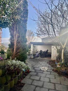 Das Fahrrad wohnt im Hof... - 