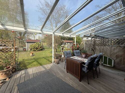 und mit Zugang zur überdachten Terrasse - 