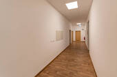 Flur - Büro mit 27,40 m&sup2; in Dresden zur Miete
