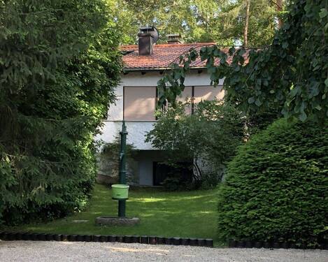 Renovierungsbedürftiges Wochenendhaus - 2 Zimmer Einfamilienhaus zum Kaufen in Regensburg