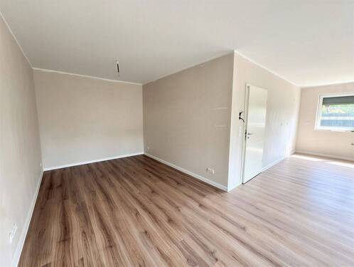 Wohn-/Esszimmer - 