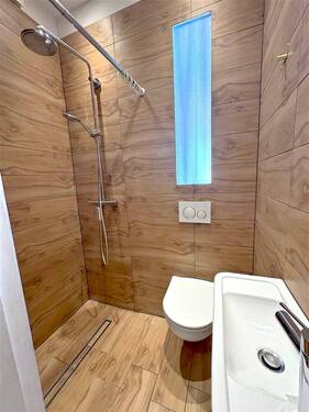 modernes Duschbad - 