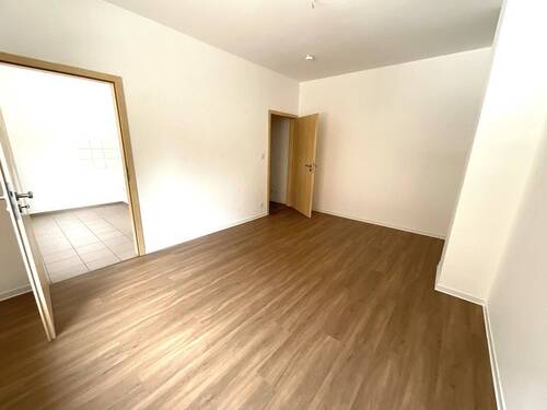 Wohnzimmer - 2 Zimmer Etagenwohnung zur Miete in Nürnberg