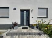 Haus-Eingang - 5 Zimmer Doppelhaushälfte zum Kaufen in Erfurt