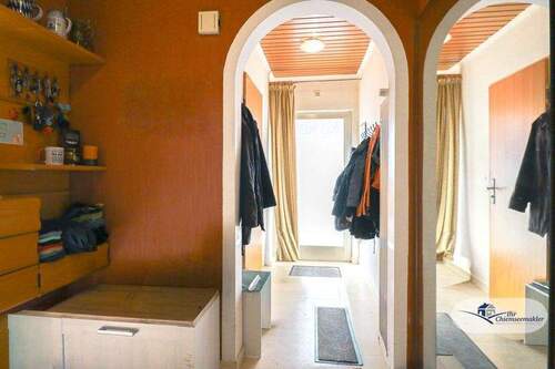 Diele - 6 Zimmer Doppelhaushälfte zum Kaufen in Edling