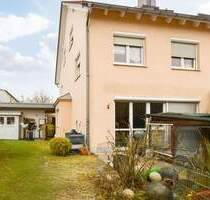AIGNER - Charmante Doppelhaushälfte mit sonnigem Garten - Erding Altenerding